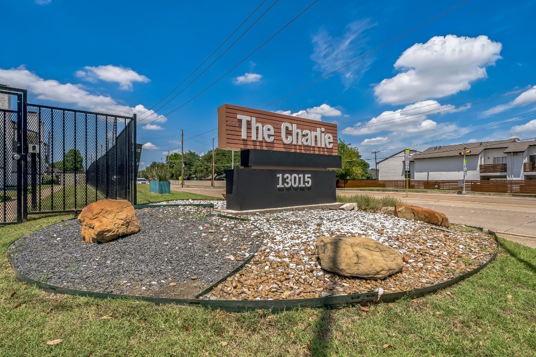 The Charlie · Unit 8208 1/1