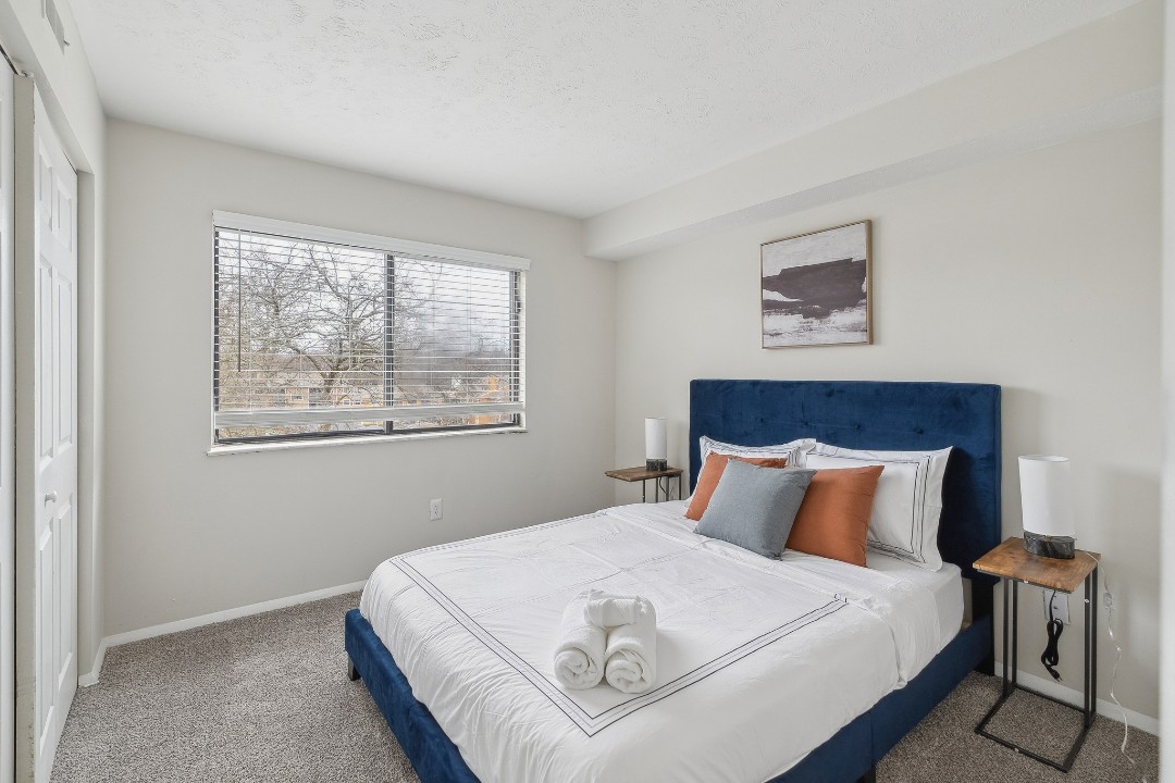 2 Bedrooms · Signature layout