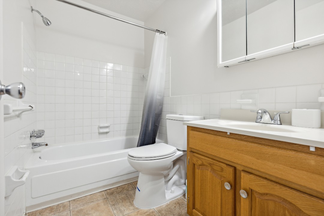 Midtown Towers 3229, · Unit 1/1