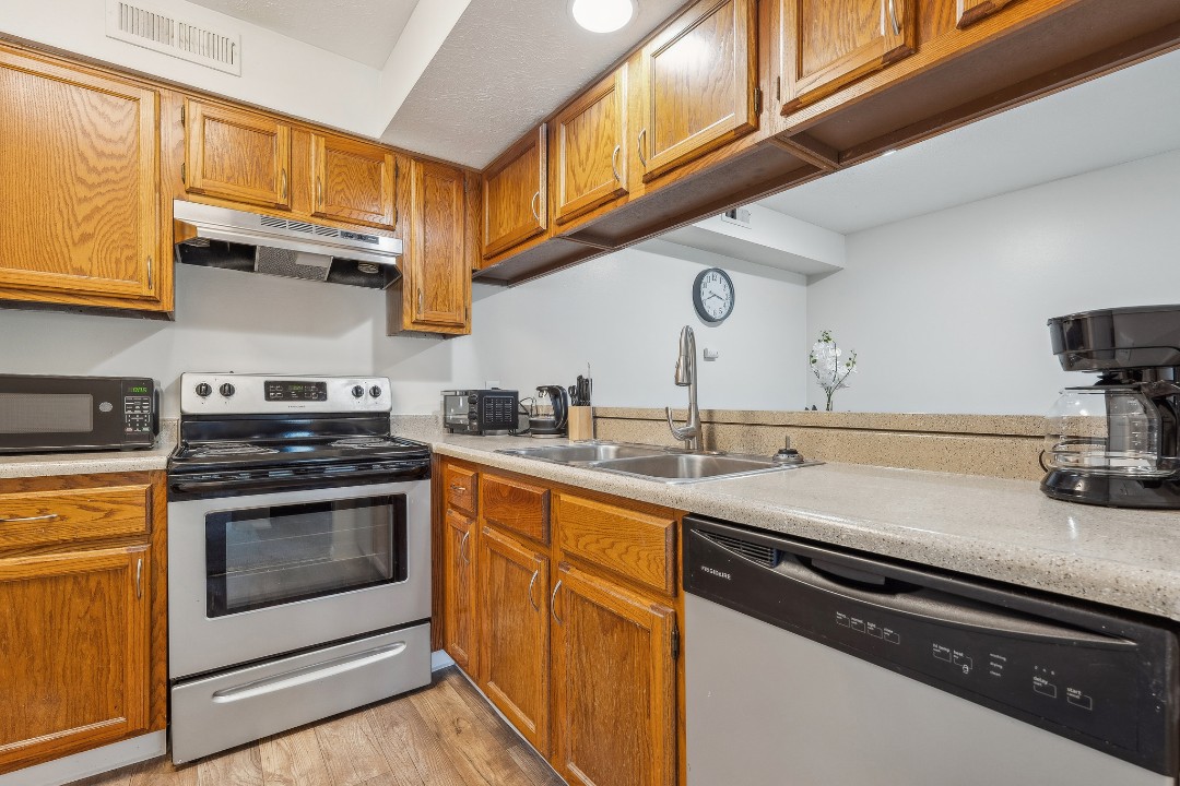 Northwoods 8129 - 2B · Unit 1/1