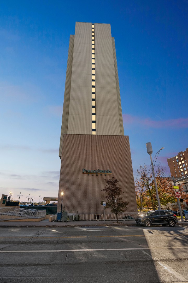 Pa Place 2401, 2br