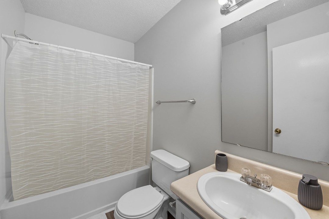 Meadowbrook 254-301 1bd/1bd