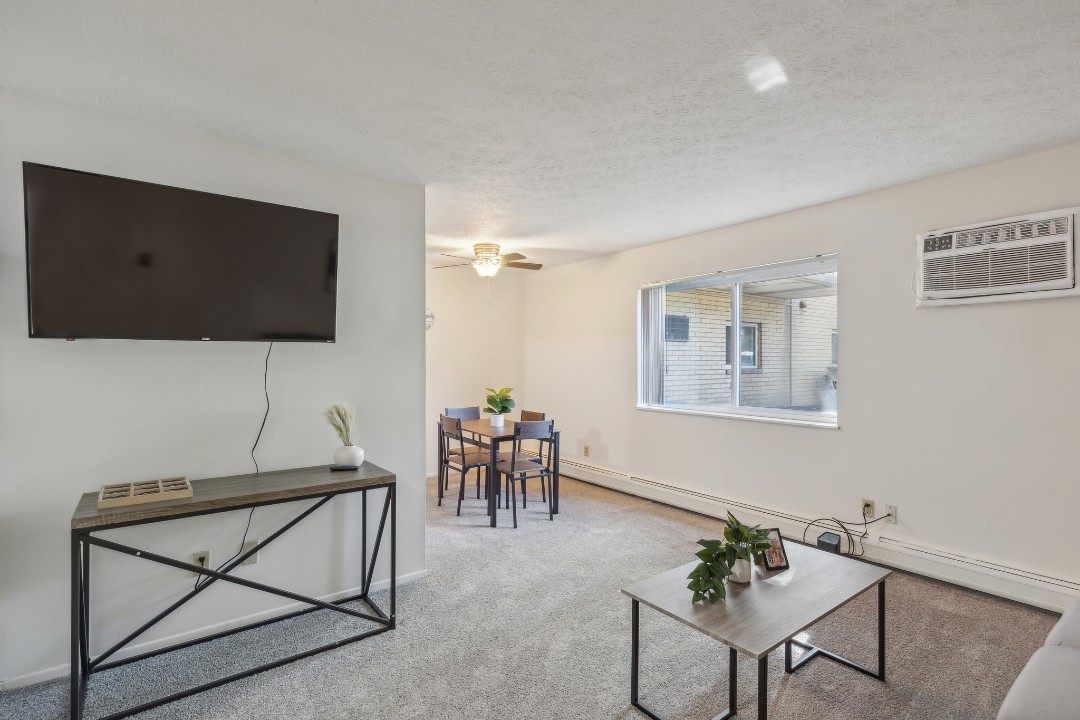 Midtown Towers 3105, · Unit 1/1