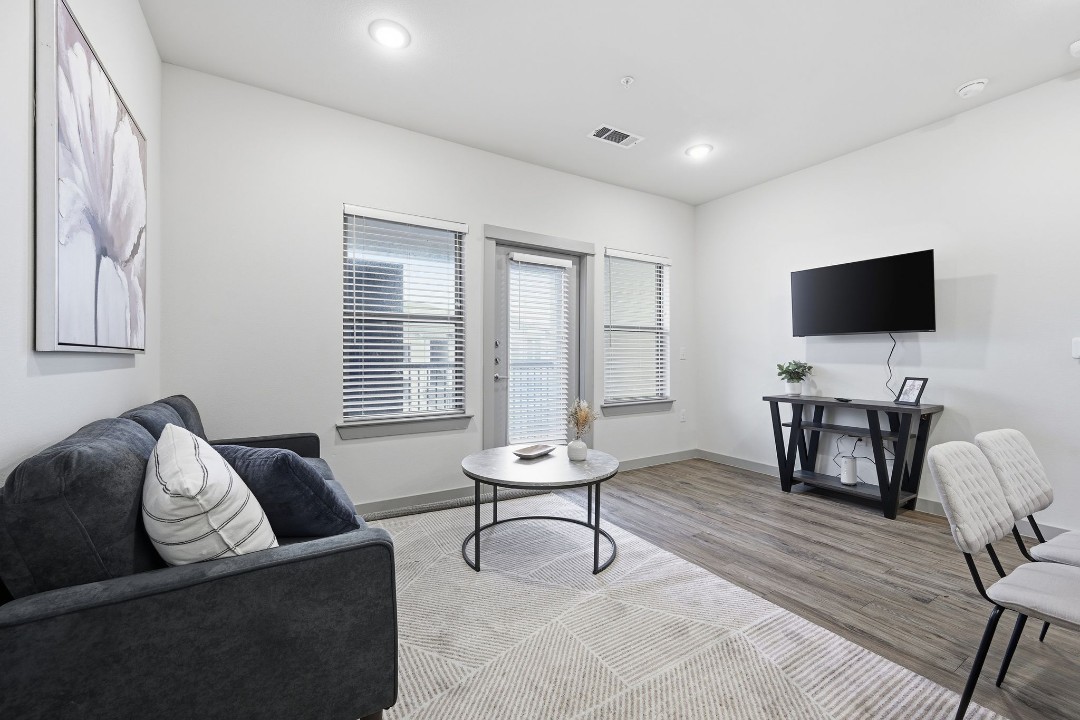 Chisholm Trace · Unit 1035 1/1