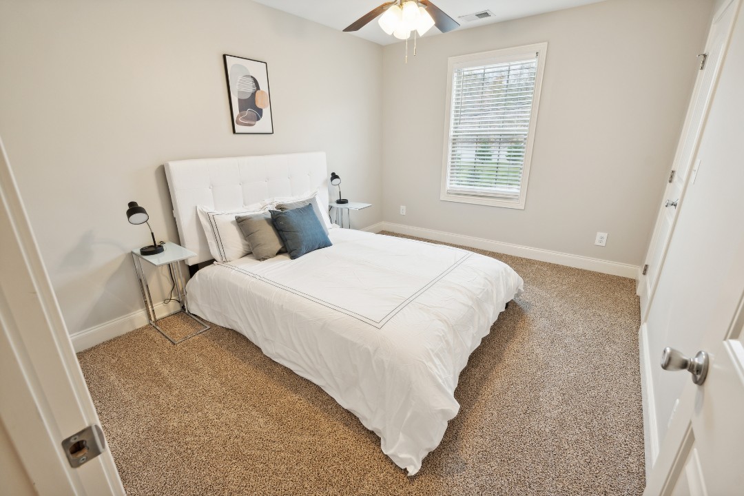 2 Bedrooms · Signature layout