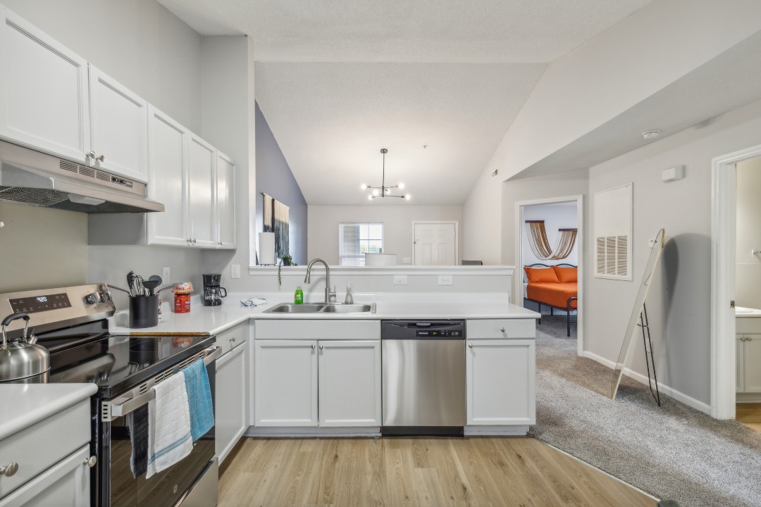 Carlson Bay, 3508-301, · Unit 2/2