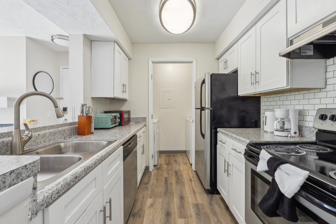 Northwoods 8208-2B · Unit 2/1