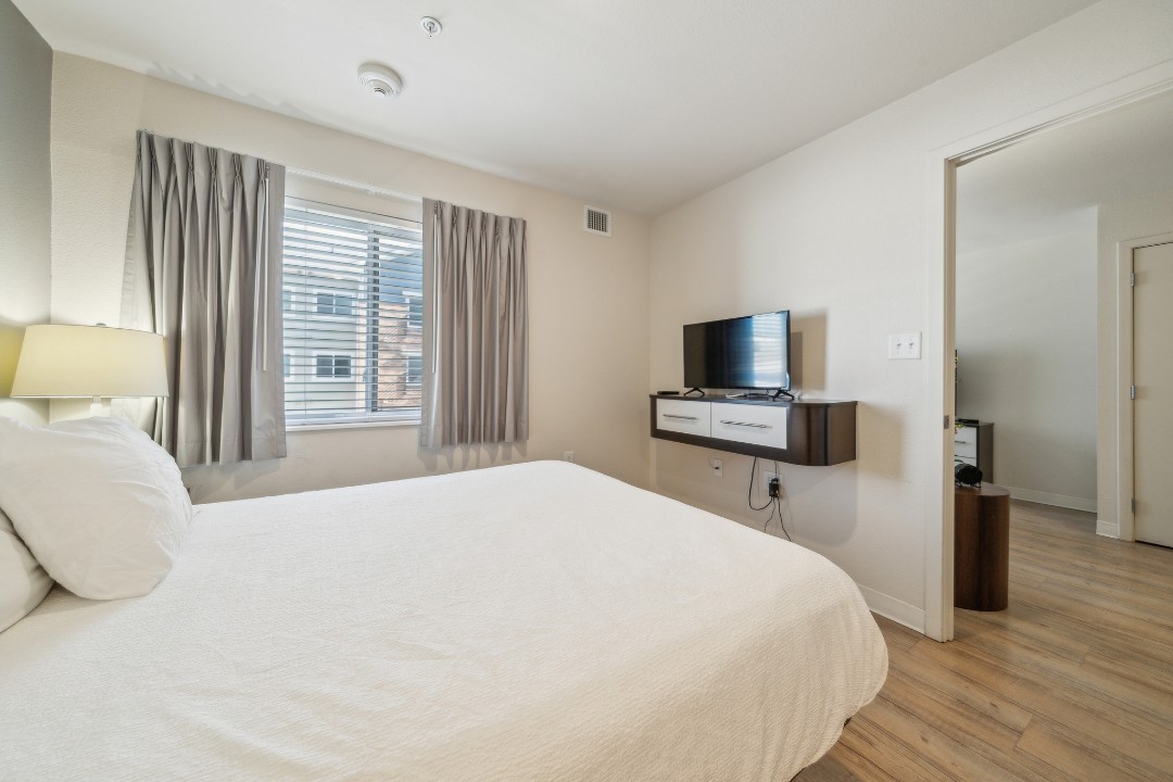 Simplicity At the Rim · Unit 1303  1/1