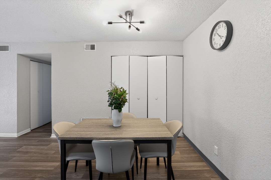 Hillcrest 8330E · Unit 2/1