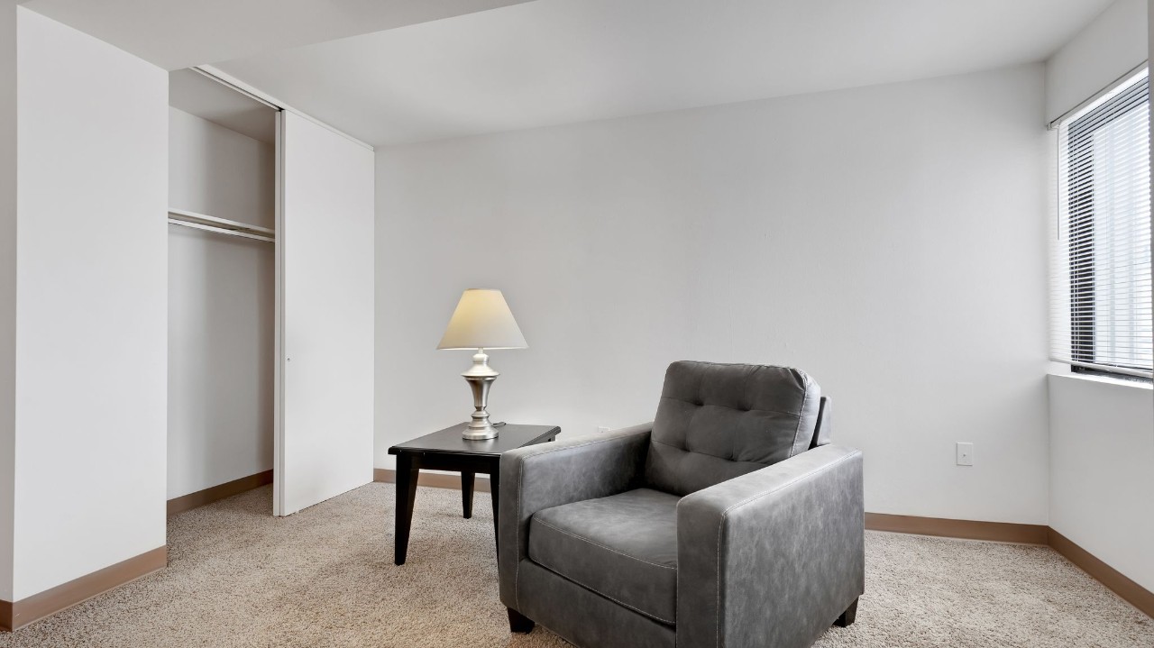 Pa Place 1203, 1br