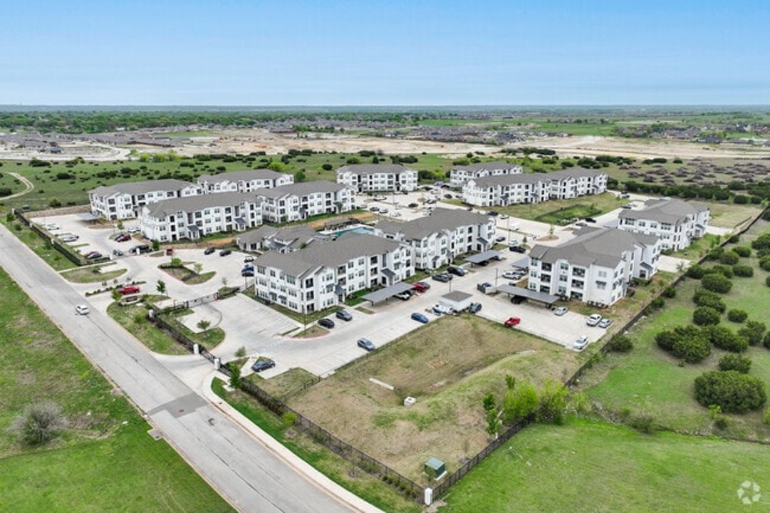 Chisholm Trace · Unit 232 2/2