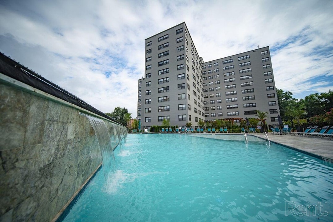 Avenue · Unit 2bd B234