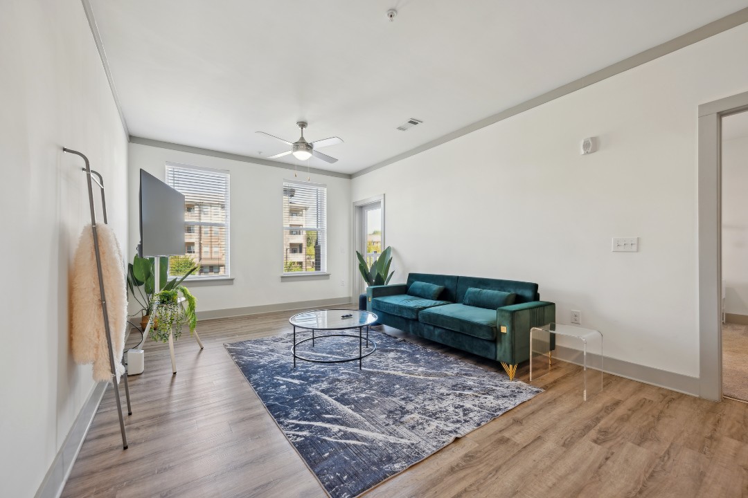 2 Bedrooms · Signature layout