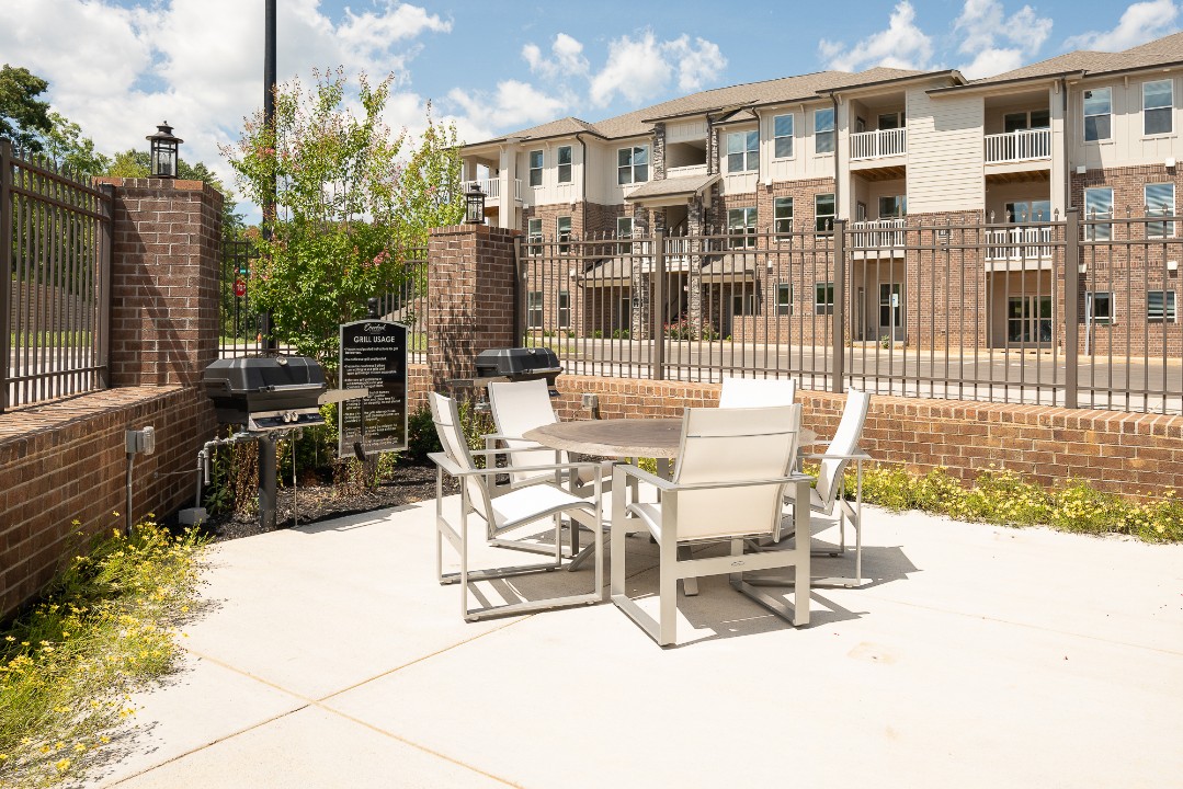 Overlook at Farragut 1214, 1BD/1BA
