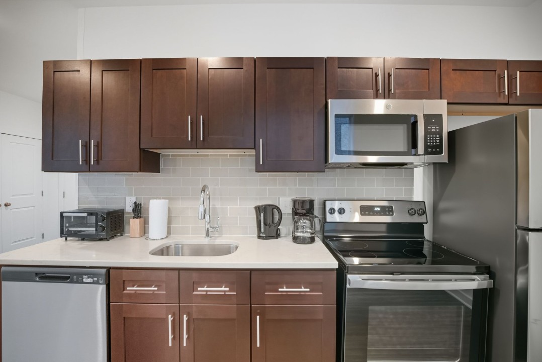 Fairmount Square 1528- 2C · Unit 1/1