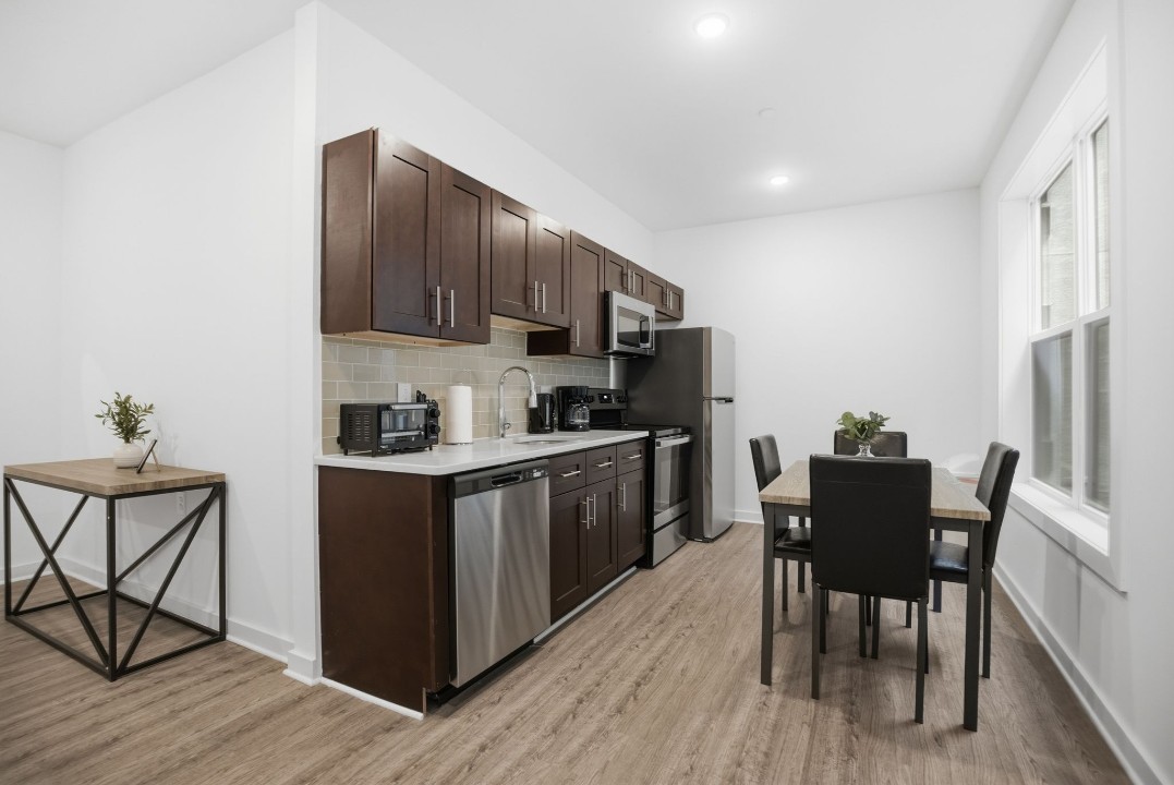 Fairmount Square 1528- 2C · Unit 1/1