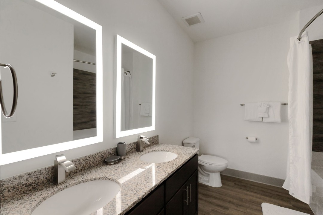 Overlook at Farragut 3205, · Unit 2/2