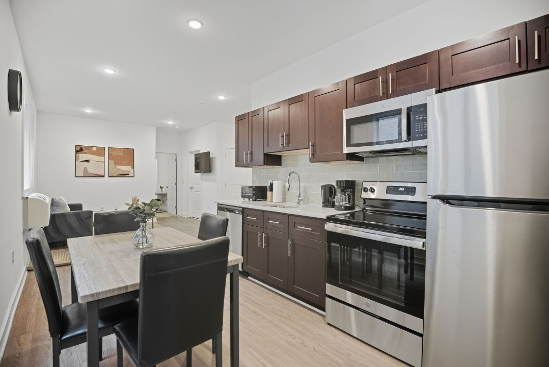 Fairmount Square 1528- 2C · Unit 1/1