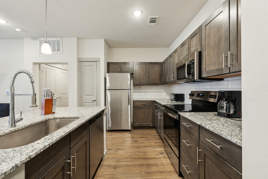 Chisholm Trace · Unit 422 2/2
