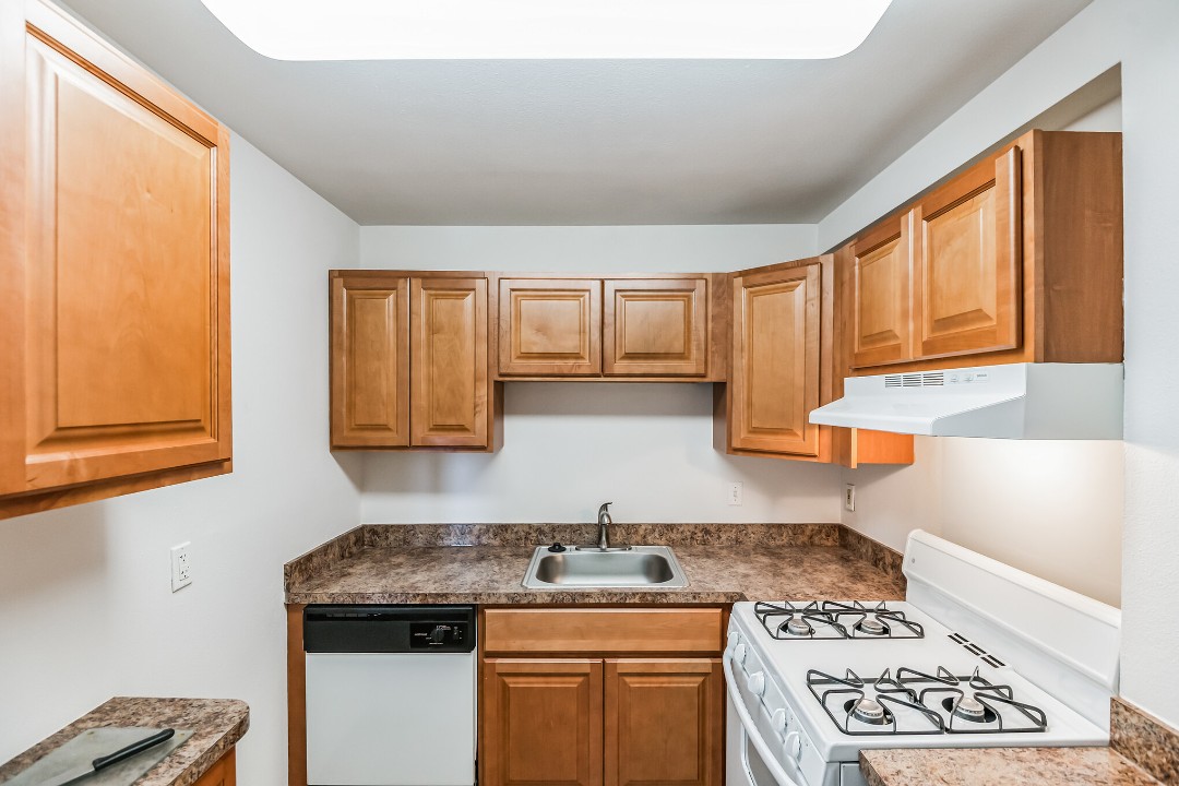 Pa Place 2401, 2br