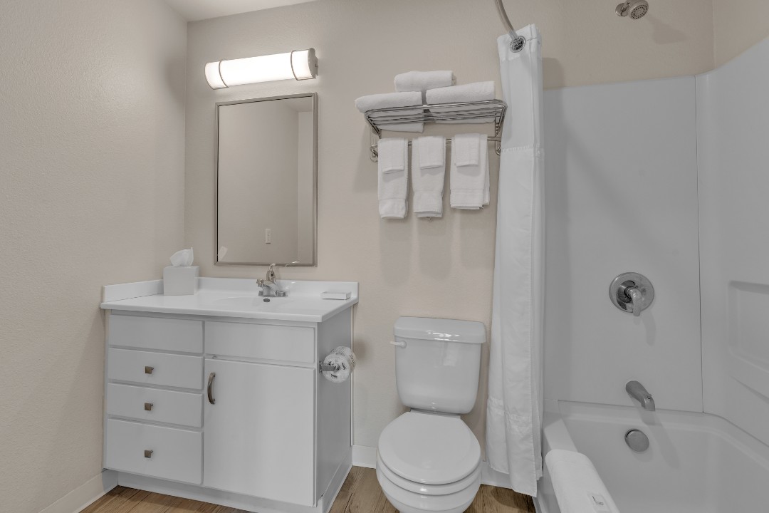Simplicity At the Rim · Unit 1406 2/2