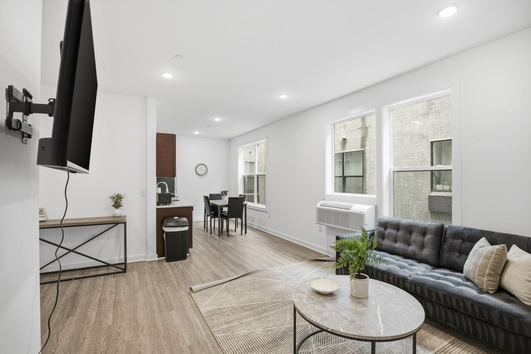 Fairmount Square 1528- 3C · Unit 1/1