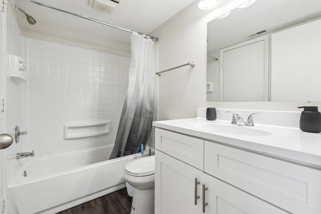 Northwoods 8208-1B · Unit 2/1