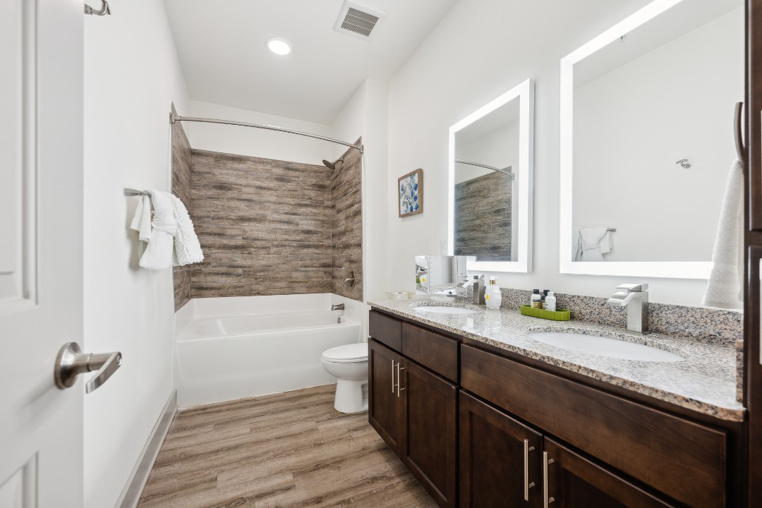 Overlook at Farragut 3001, 1BD/1BA