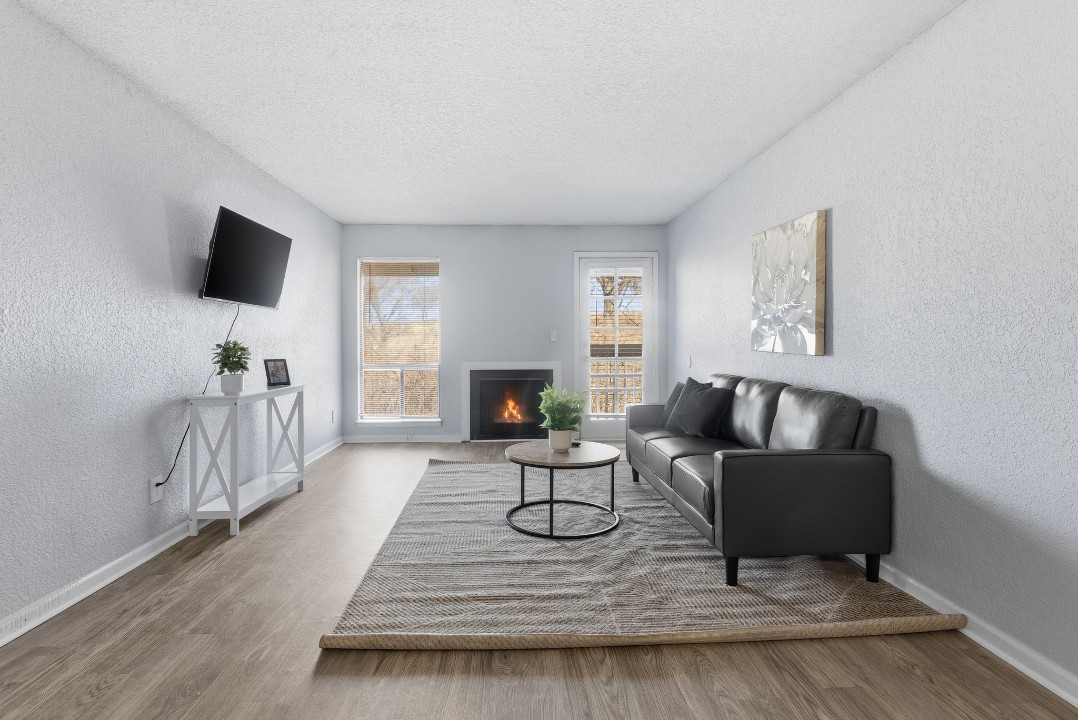 Hillcrest 8306C · Unit 1/1