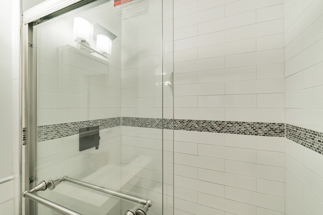 Fairfax Apartments · Unit 425