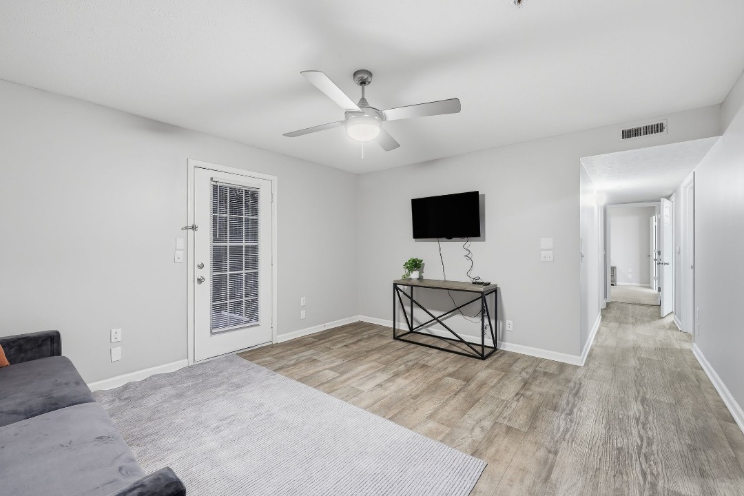 Highland Park apartments · Unit 1003 2/2