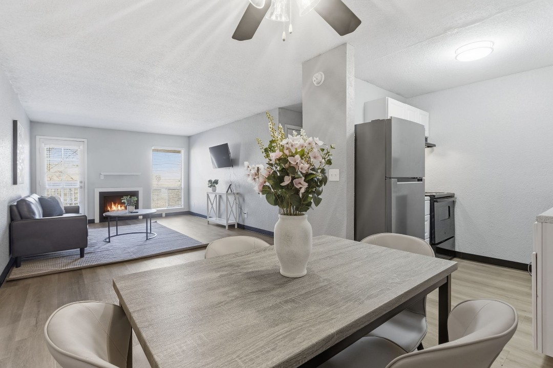 Hillcrest 8308D · Unit 1/1