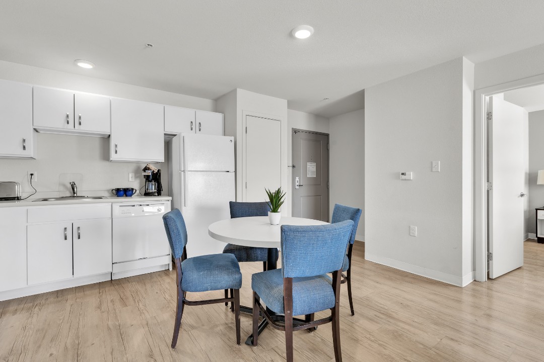 Simplicity At the Rim · Unit 1302 3/2