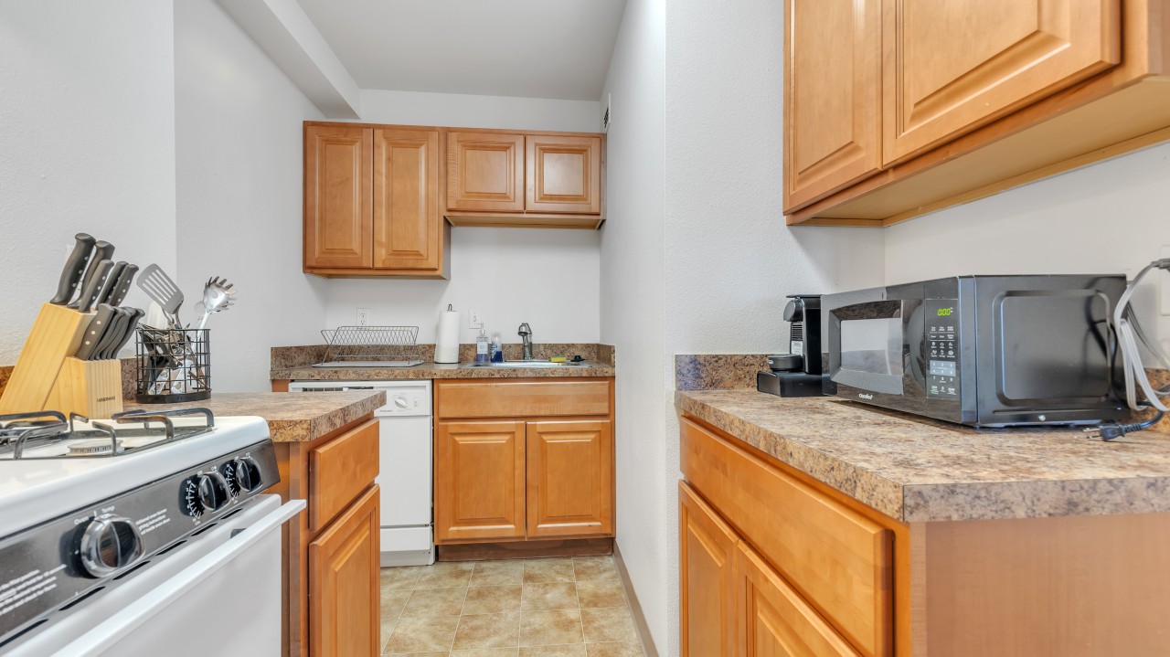Pa Place 1606, 1br