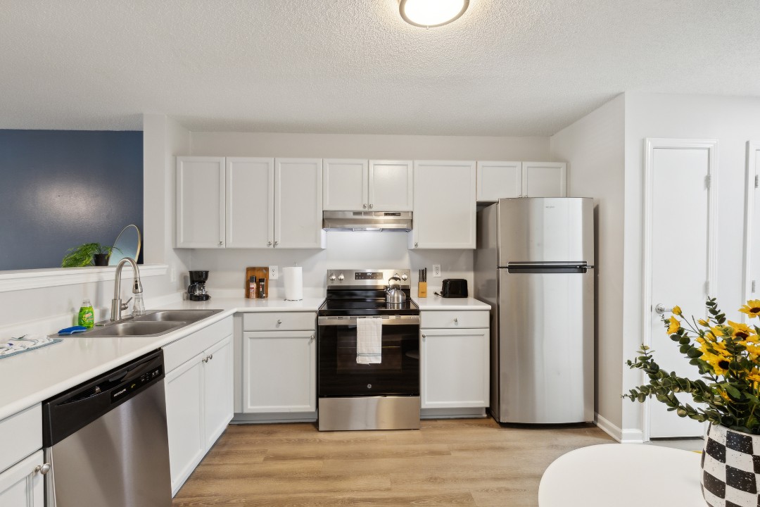 Carlson Bay, 3504-103, · Unit 2/2