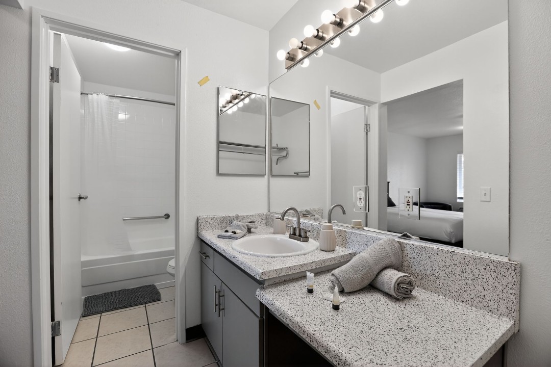 Spectra Paradise Studios · Unit 314