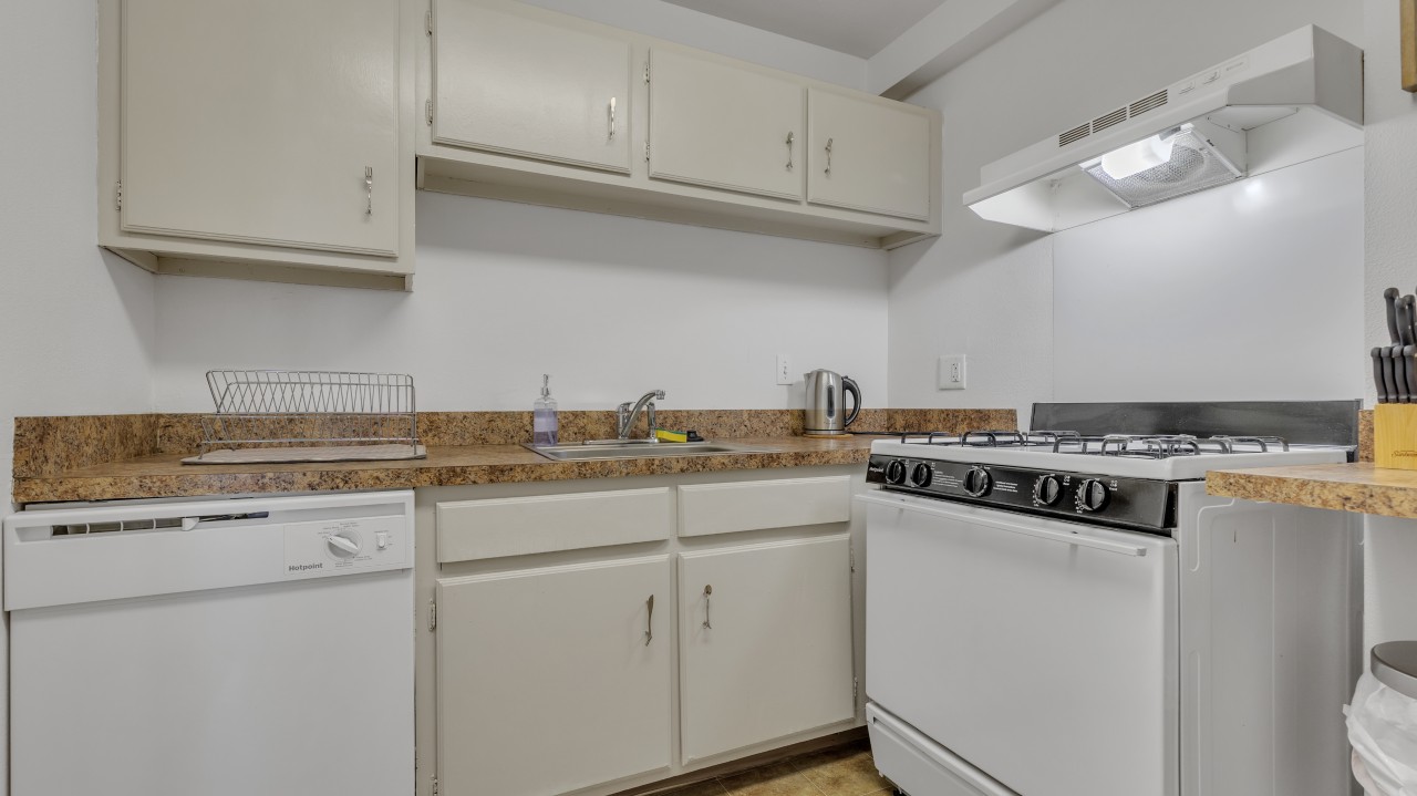 Pa Place 2414, 2br
