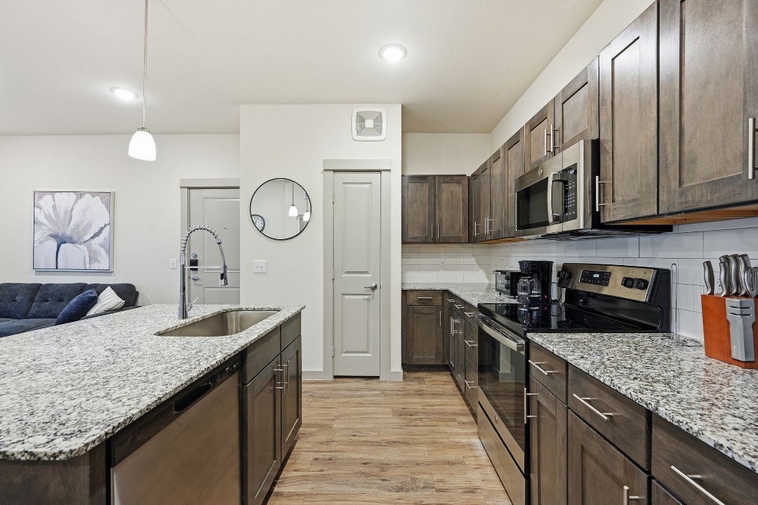 Chisholm Trace · Unit 1236 1/1