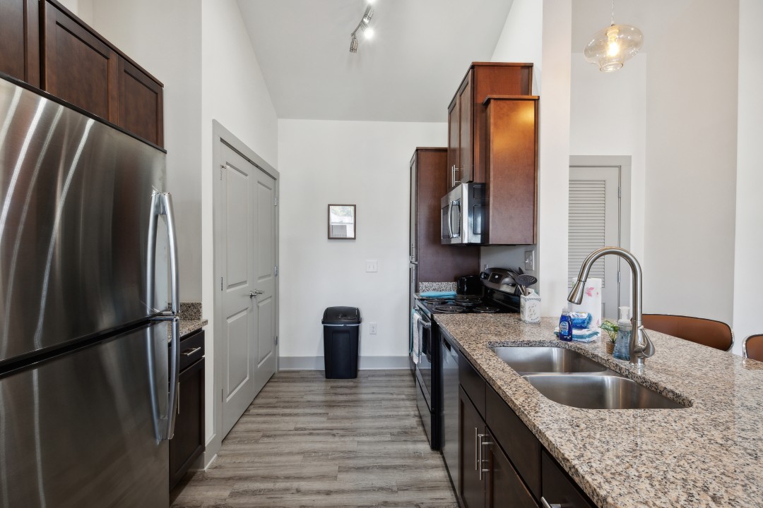 Overlook at Farragut 3305, · Unit 2/2