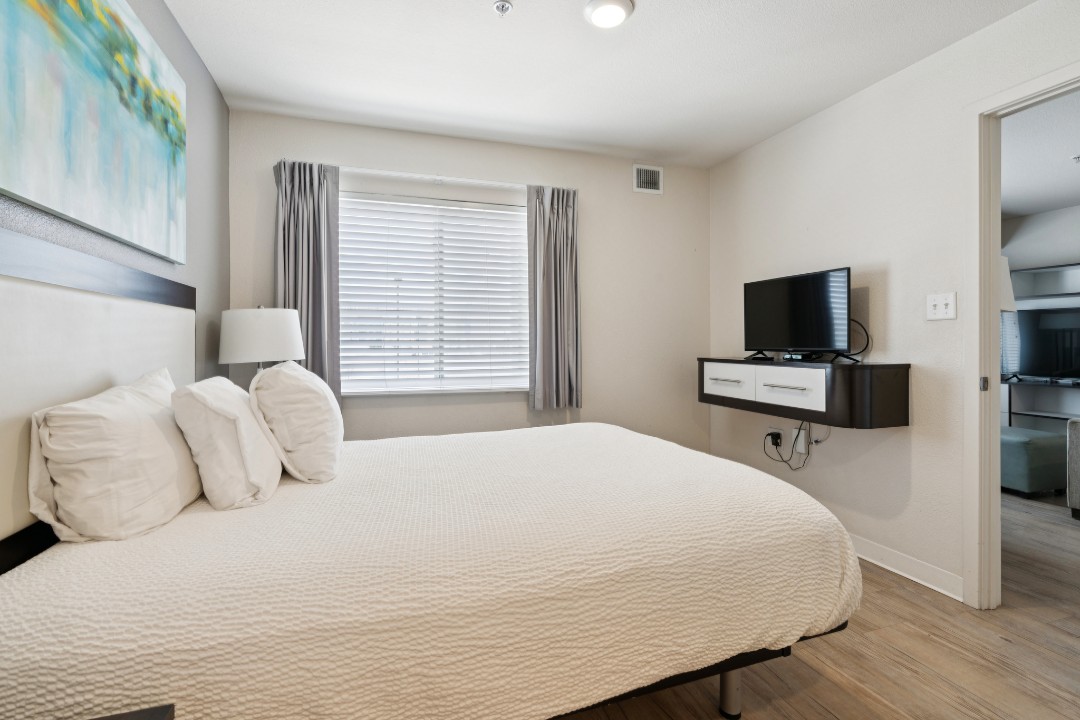 Simplicity At the Rim · Unit 1202  3/2