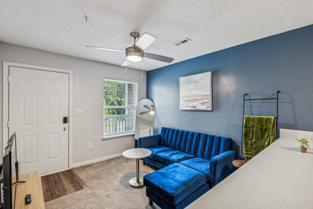 Carlson Bay, 969-203, · Unit 1/1