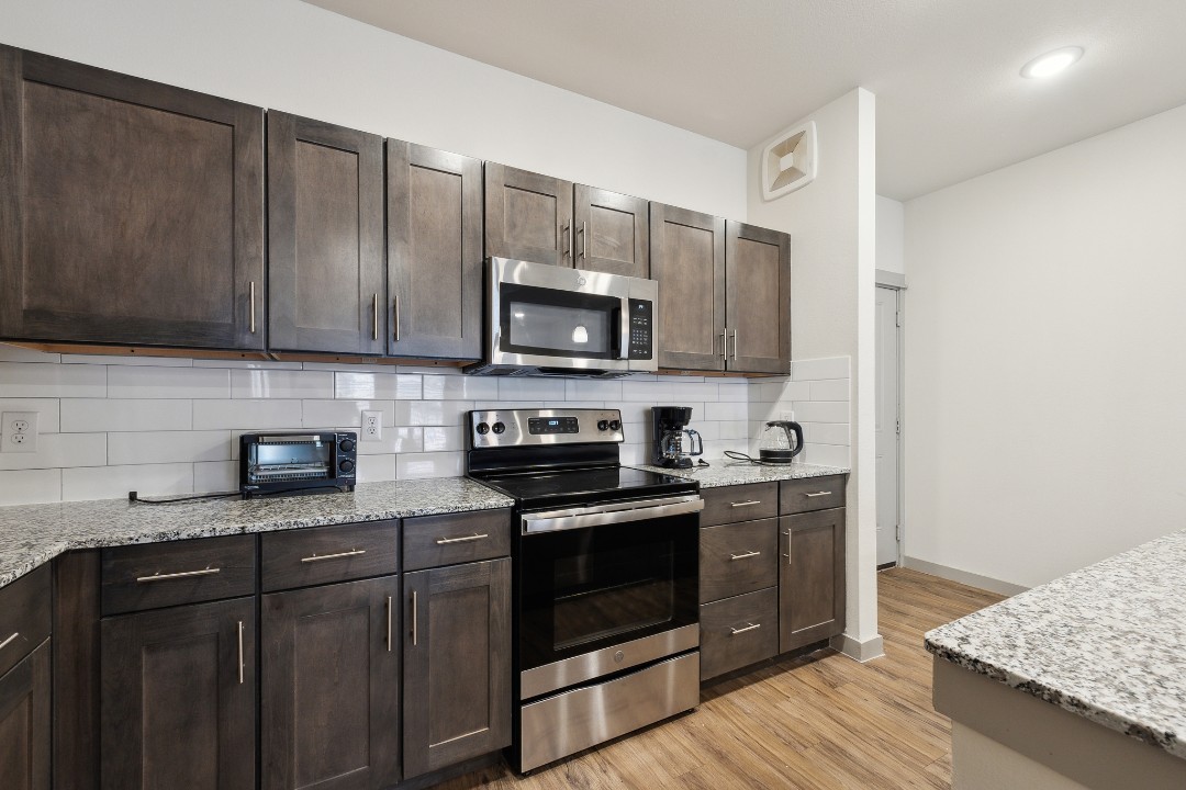 Chisholm Trace · Unit 422 2/2