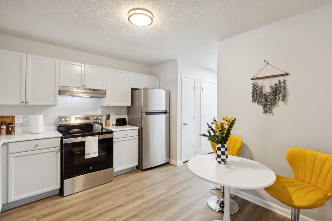 Carlson Bay, 3504-103, · Unit 2/2