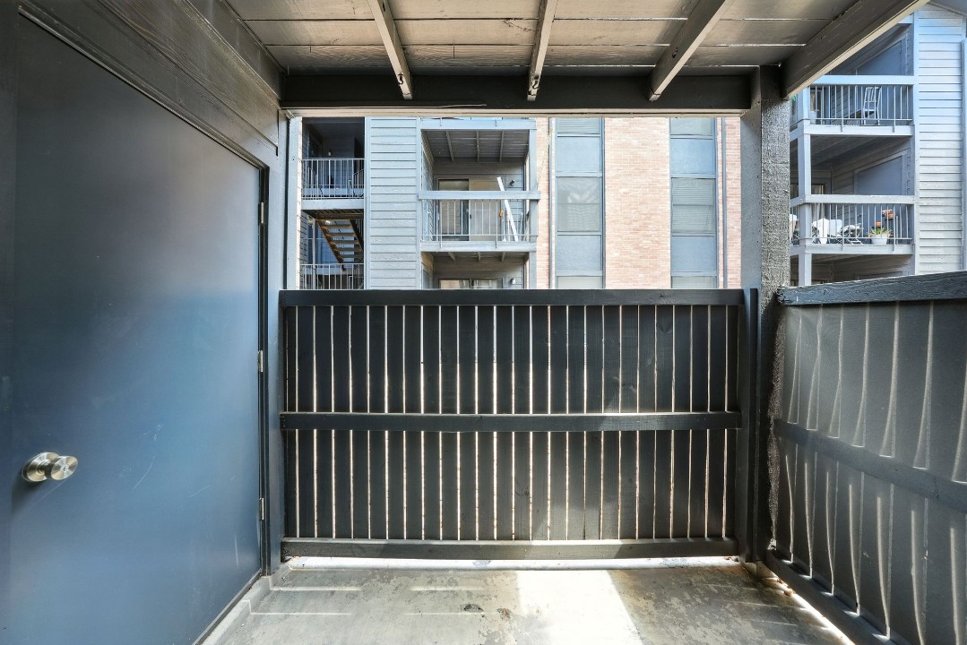 Mueller Flats · Unit 1613 1/1