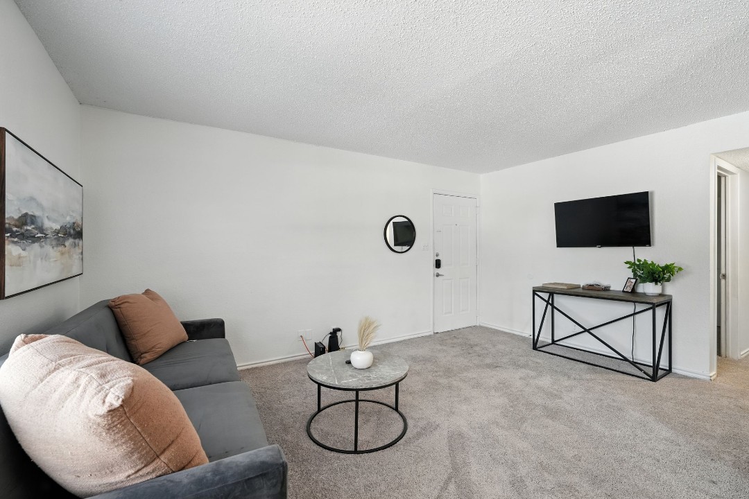 Mueller Flats · Unit 1223 2/2