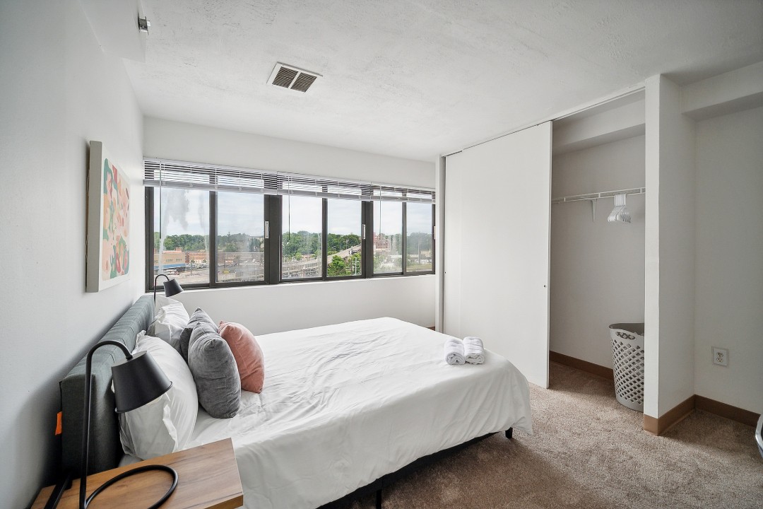Pa Place 501, 2br