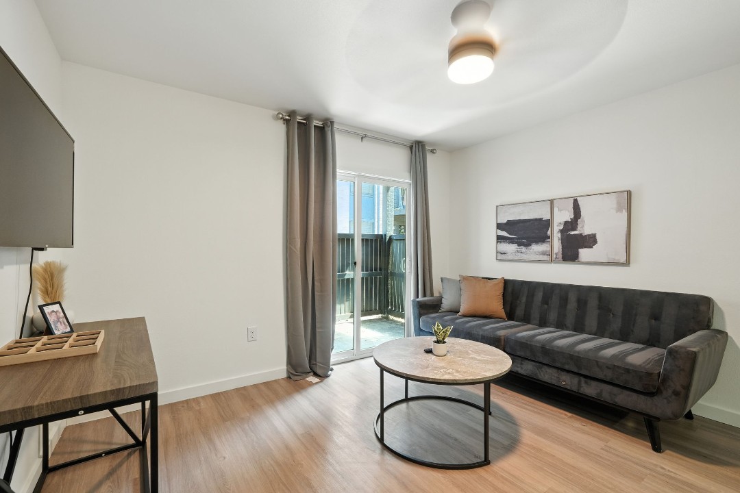Mueller Flats · Unit 1613 1/1