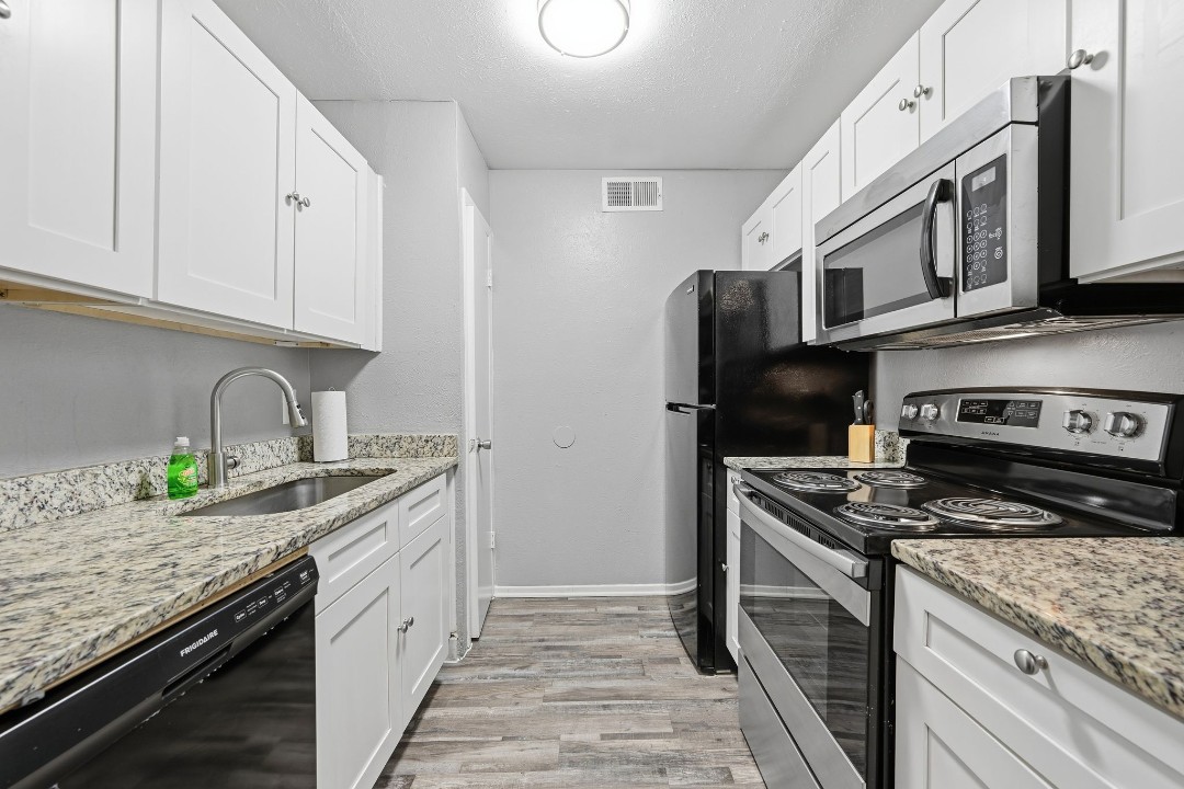 Eureka village · Unit 202 2/1