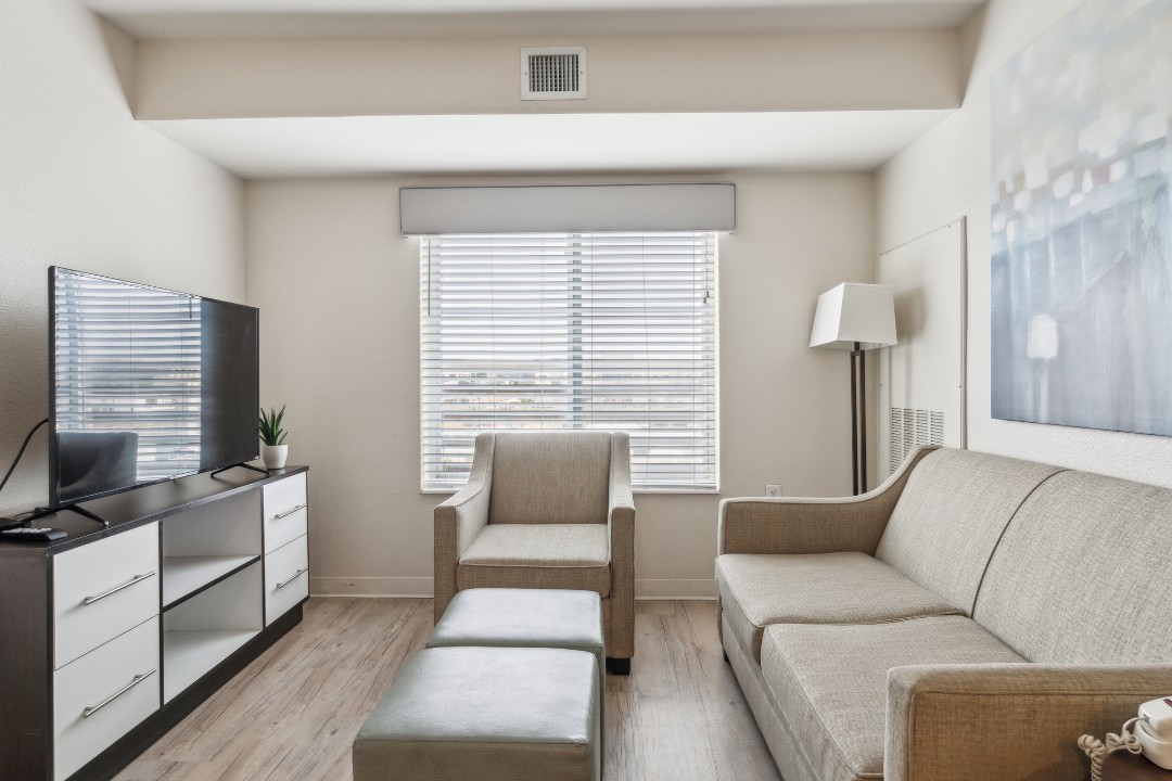 Simplicity At the Rim · Unit 1404 2/2