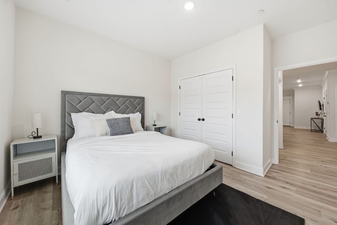 2 Bedrooms · Signature layout